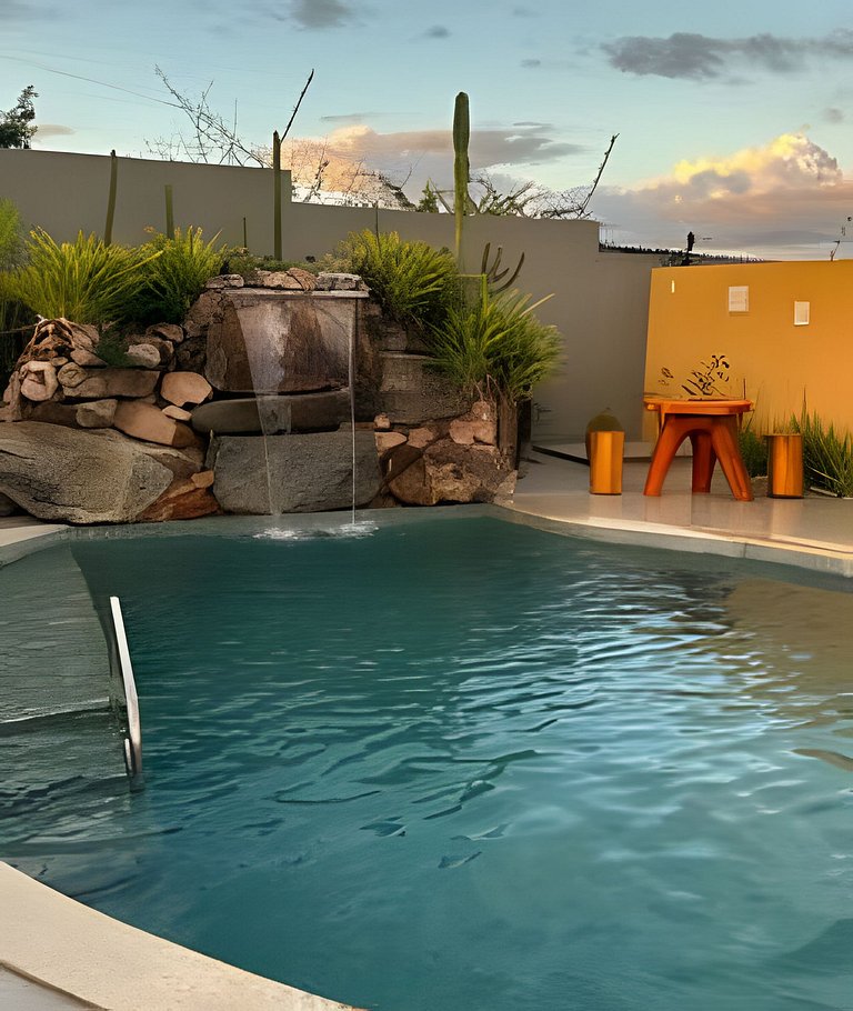 Casa Completa com Duas Suítes e Acesso à Piscina